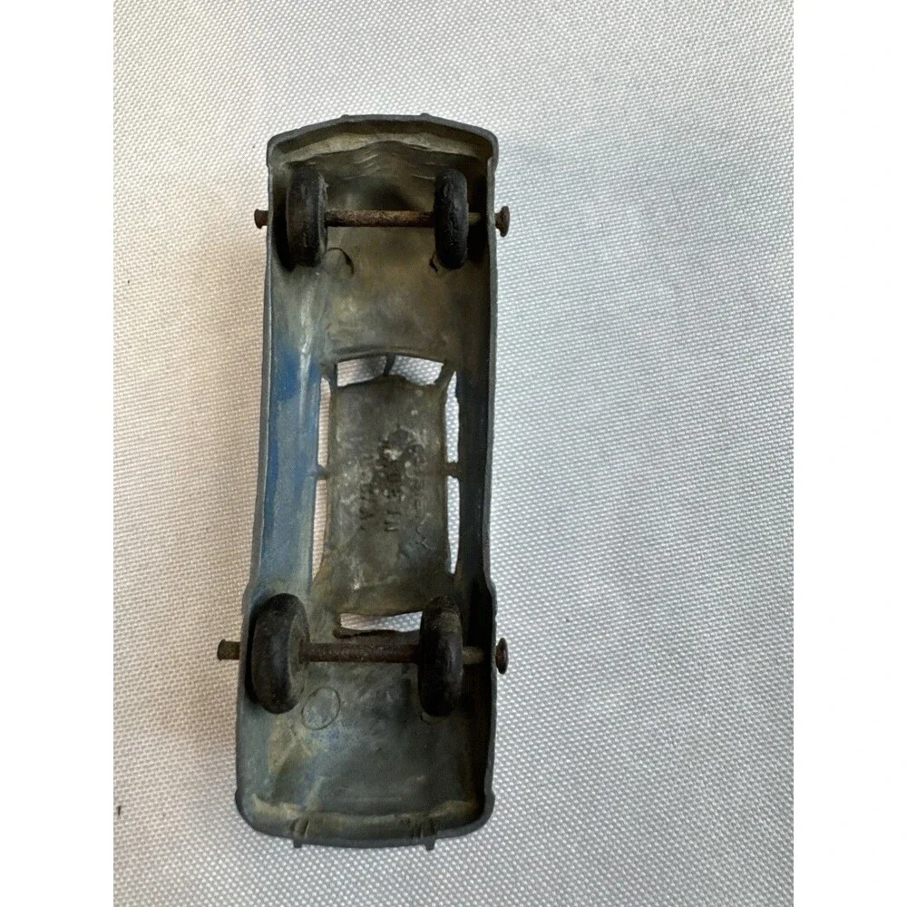 Vintage 1940s 1950s Tootsietoy 4 Door Sedan Blue Diecast Car 3